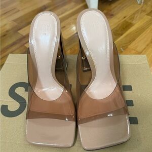 Zara sandals size 38 size 7. Never worn. Heel 4.5